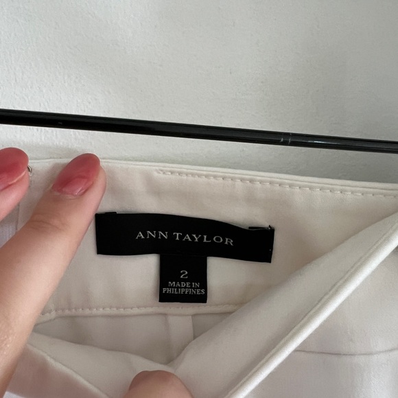 NEW ANN TAYLOR - Picture 3 of 3